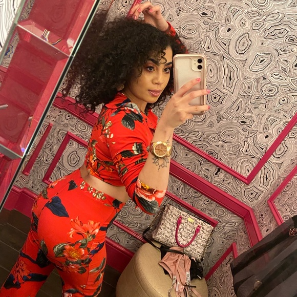 Meet your Posher, Niarally - Picture 1 of 1